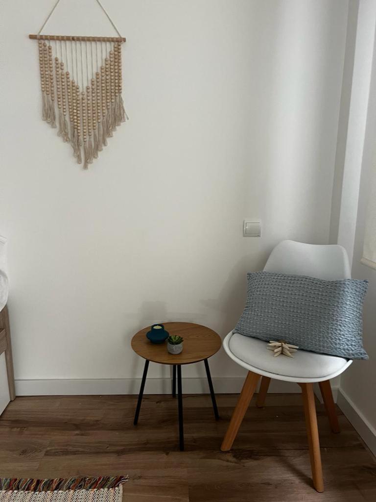 Apartment Gris Con Garaje