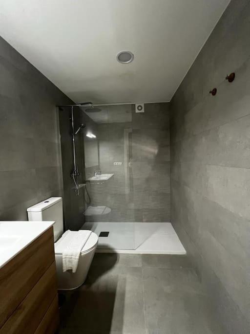 Apartment Gris Con Garaje