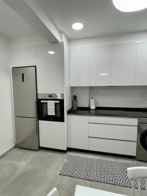 Apartment Gris Con Garaje